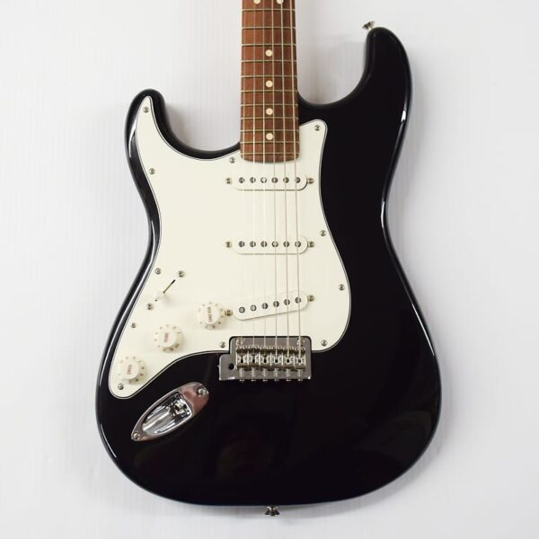 Fender Player Stratocaster Left-handed (DEMO) - Black with Pau Ferro Fingerboard