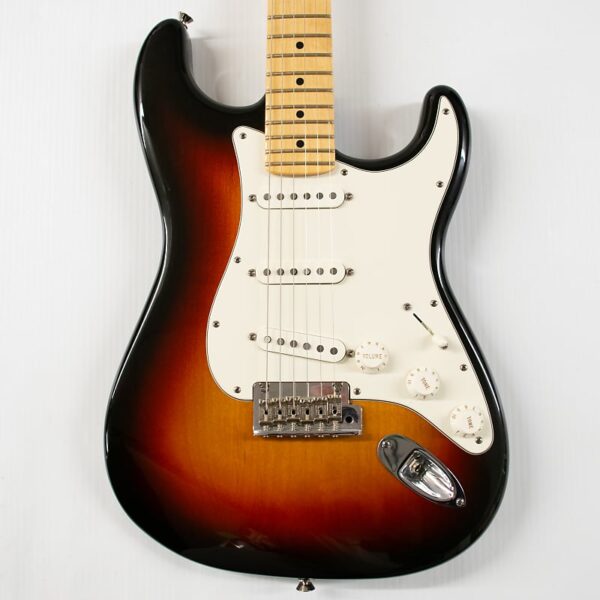 Fender American Standard Stratocaster - 3-color Sunburst with Maple Fingerboard