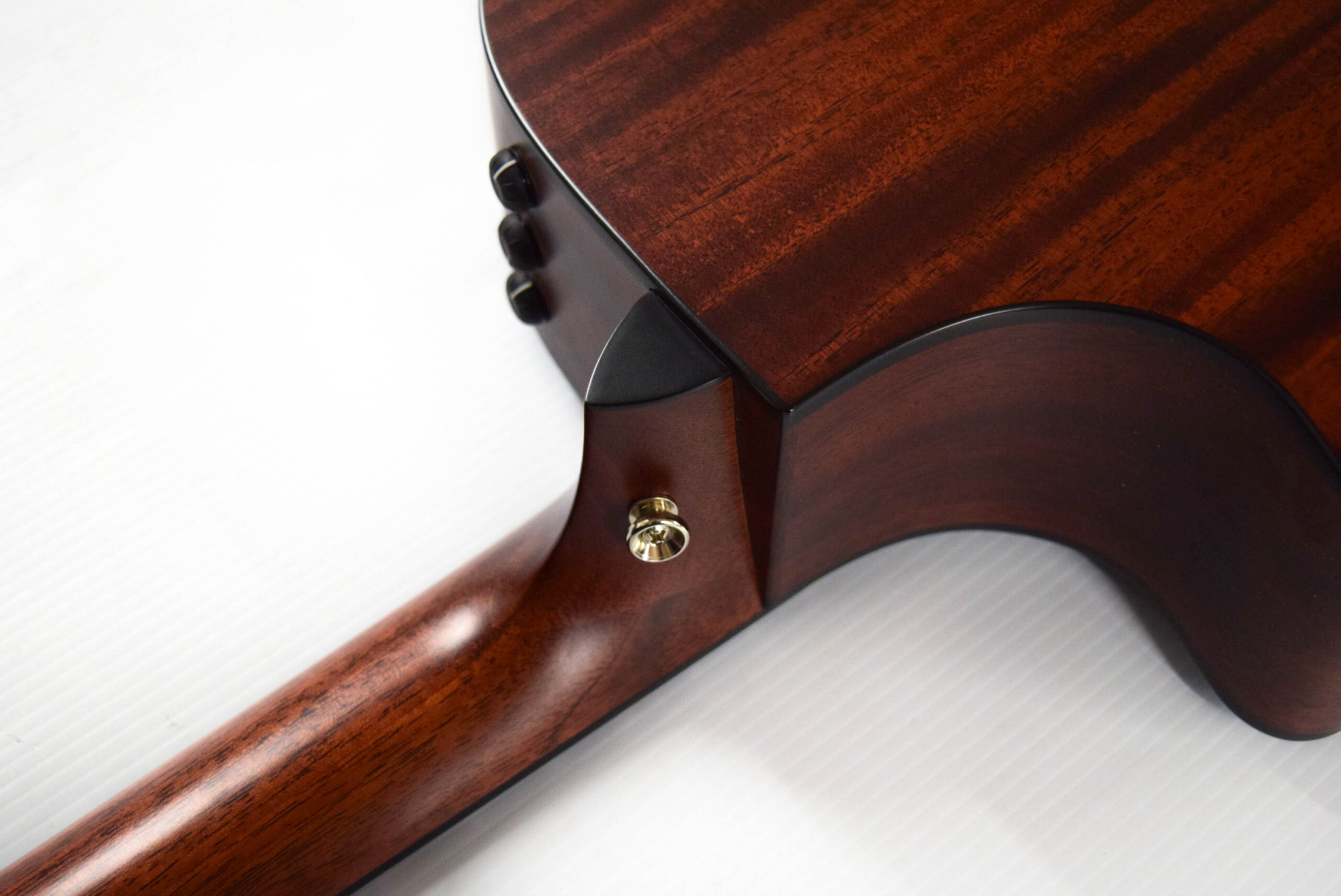 Taylor 322ce 12-Fret Grand Concert Acoustic Guitar - Shaded Edgeburst - Image 5