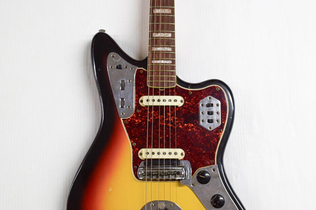 Fender Jaguar with Rosewood Fretboard 1966 - Sunburst - Image 2