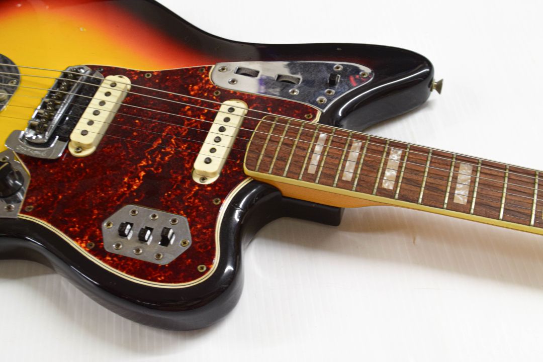 Fender Jaguar with Rosewood Fretboard 1966 - Sunburst - Image 5