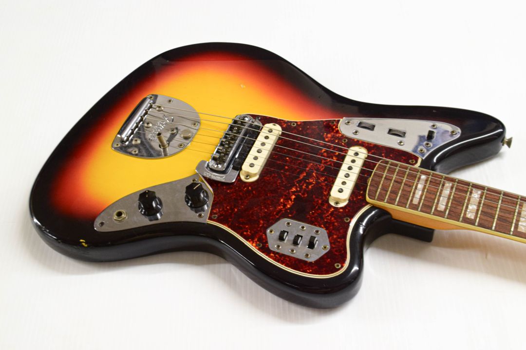 Fender Jaguar with Rosewood Fretboard 1966 - Sunburst - Image 4