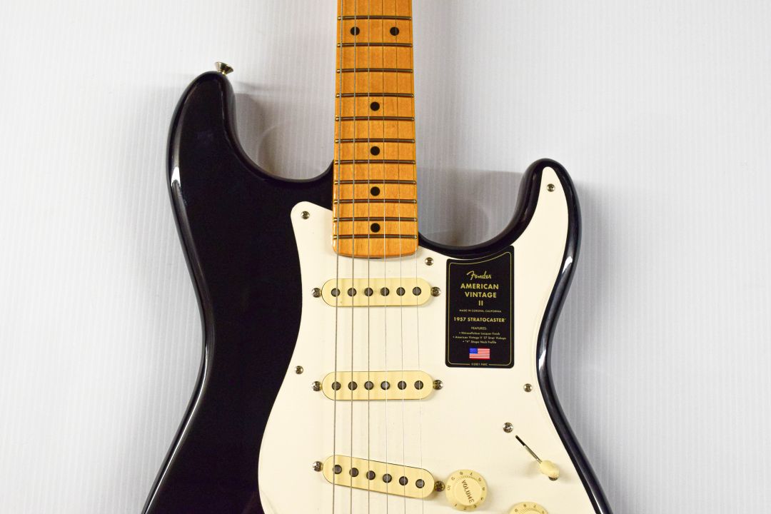 Fender American Vintage II '57 Stratocaster - Black - Image 2