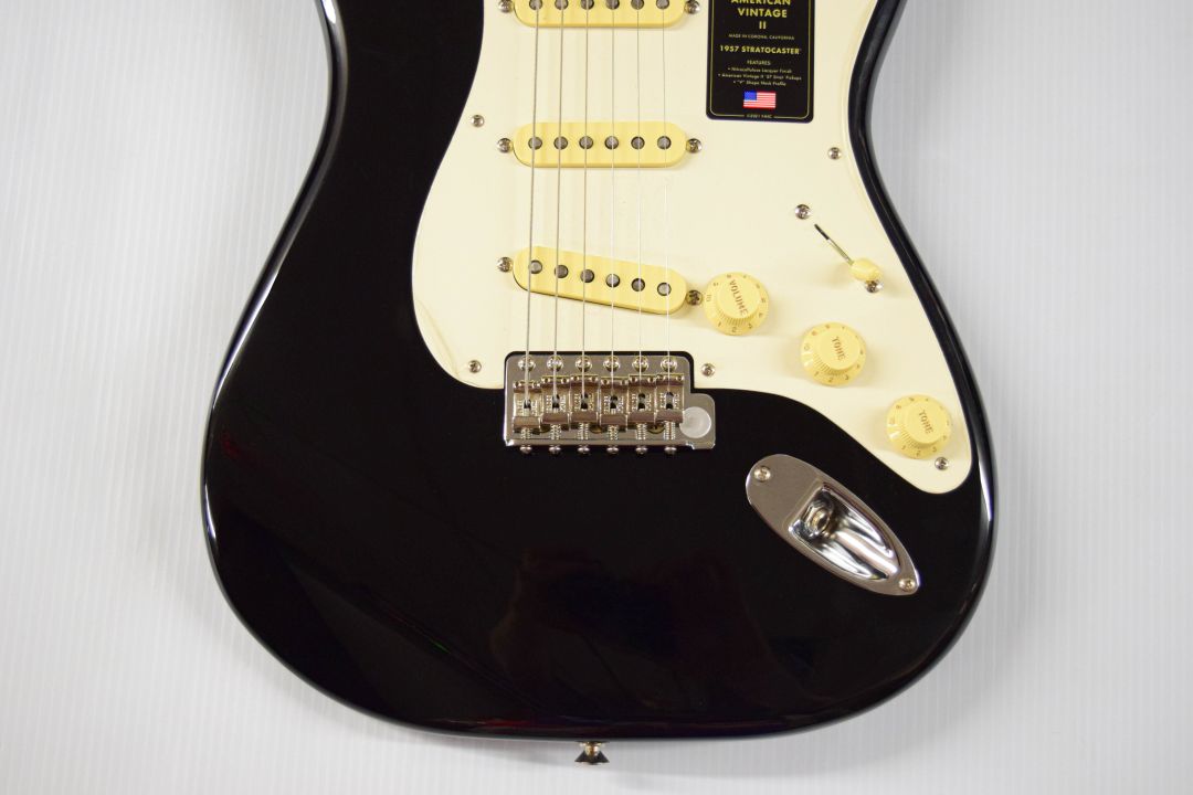 Fender American Vintage II '57 Stratocaster - Black - Image 3